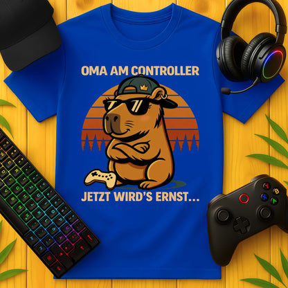 Oma am Controller She-Capybara T-Shirt