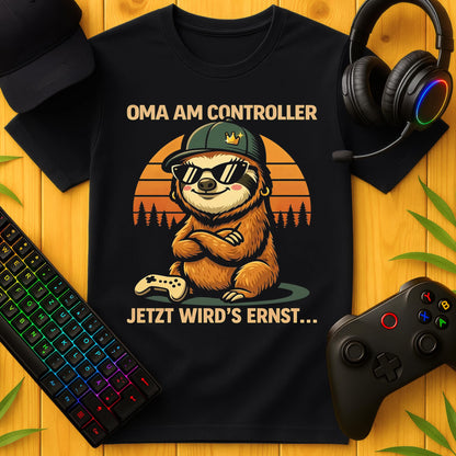 Oma am controller She-Sloth cool T-Shirt