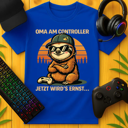 Oma am controller She-Sloth cool T-Shirt